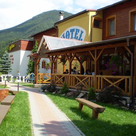 Motel Ranc Ruzomberok Exteriör bild